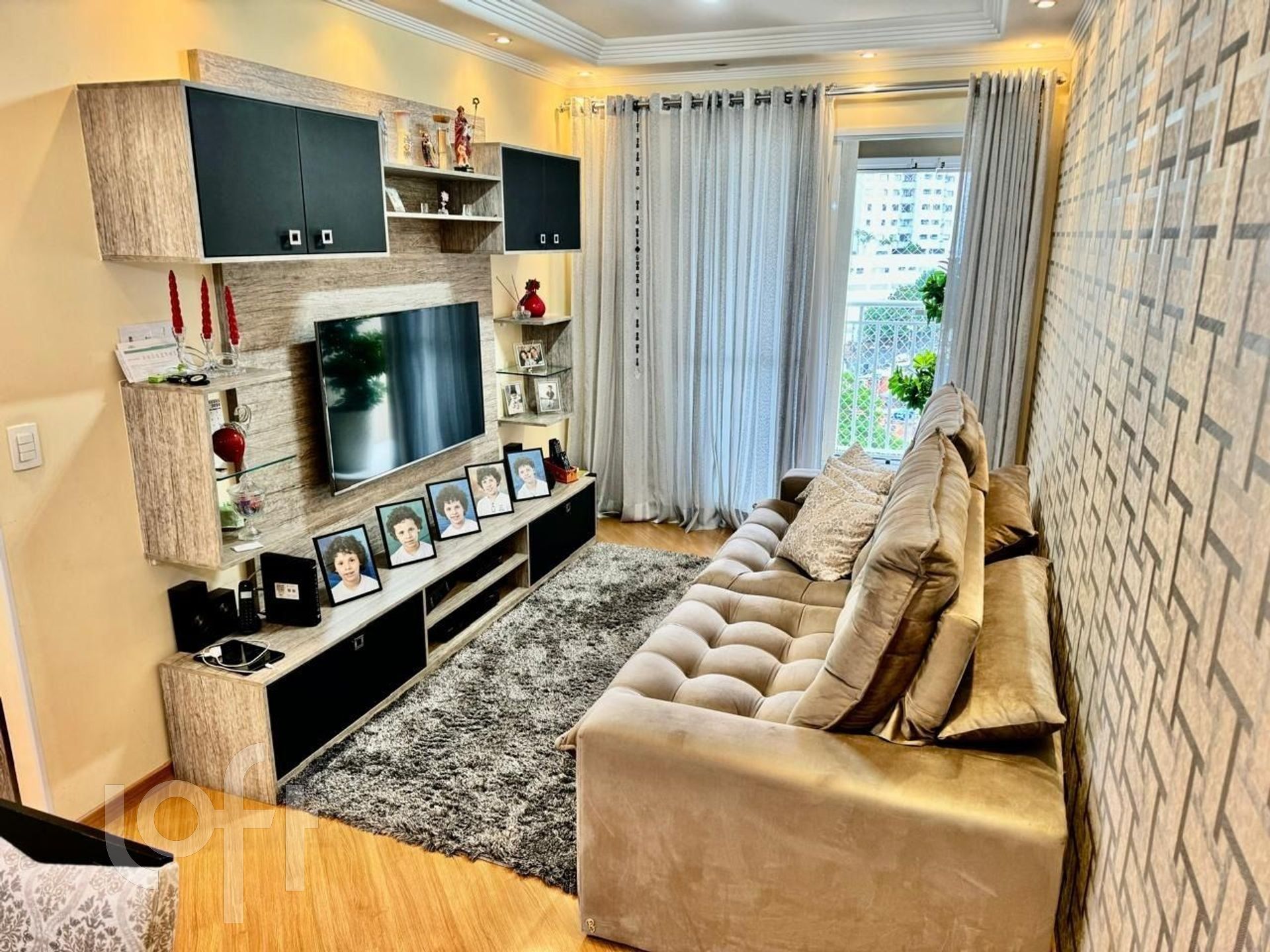Apartamento à venda em Vila Galvão com 77 m², 3 qu