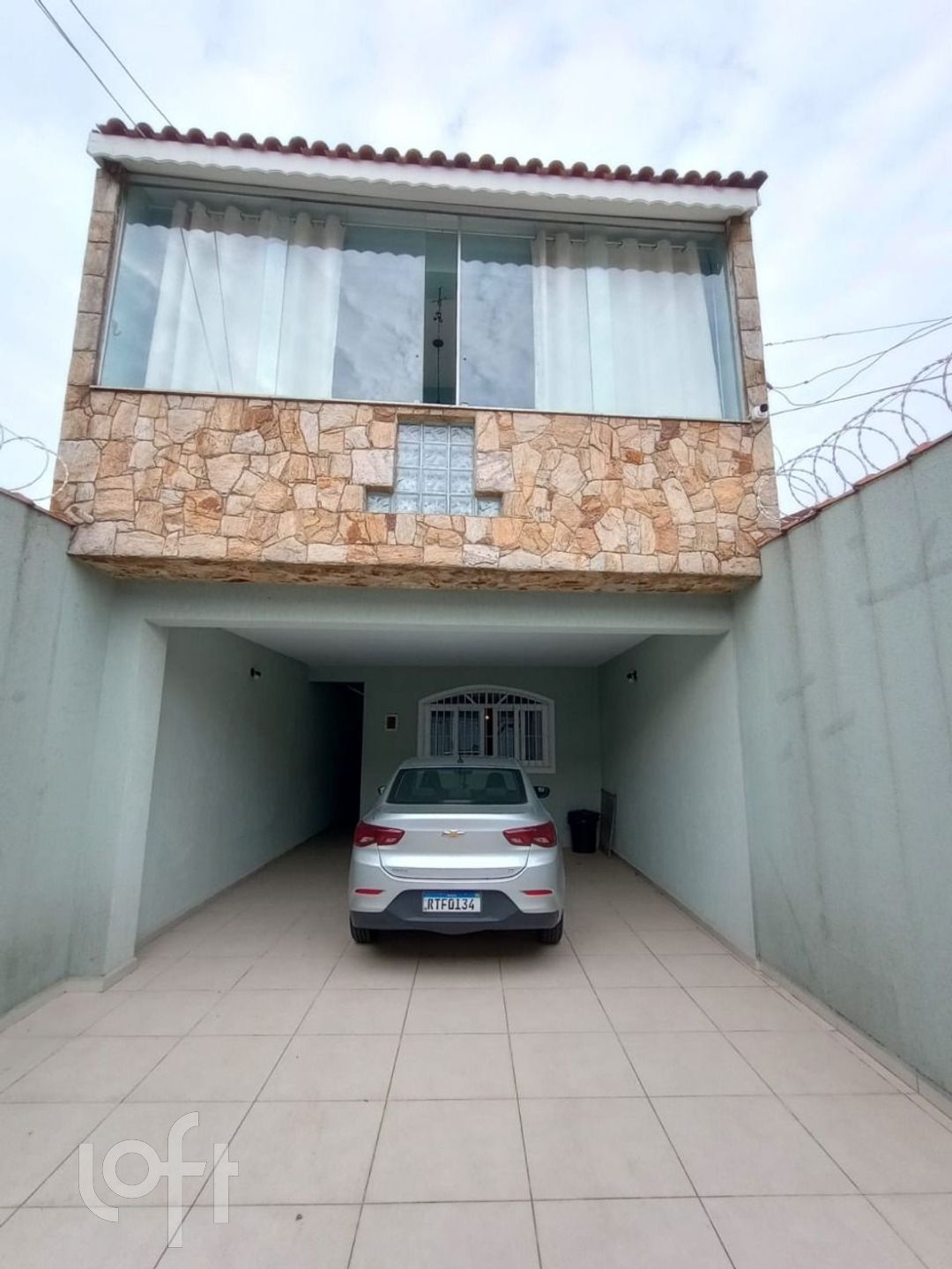 Casa à venda com 3 quartos, 246m² - Foto 2