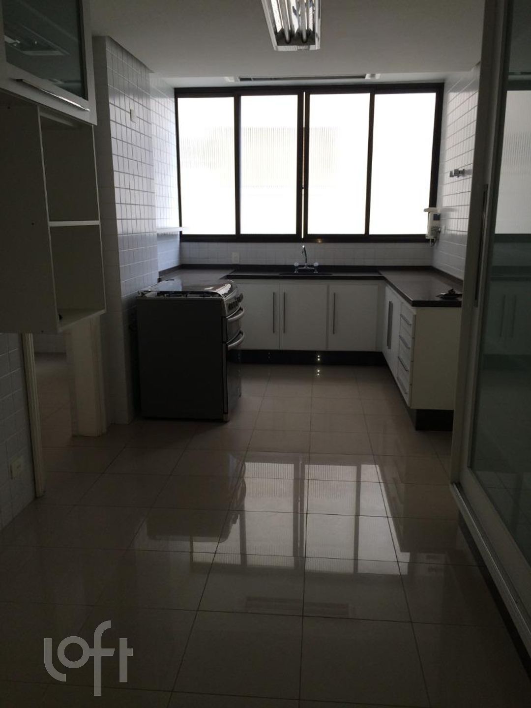 Apartamento à venda com 3 quartos, 200m² - Foto 3