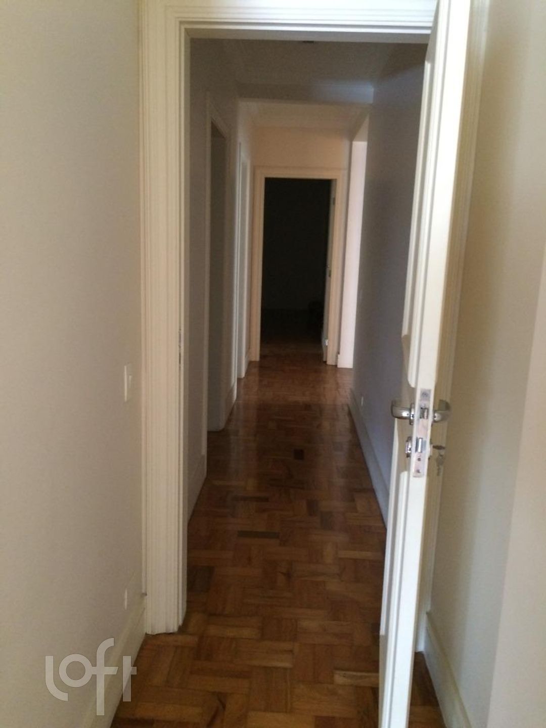 Apartamento à venda com 3 quartos, 200m² - Foto 2