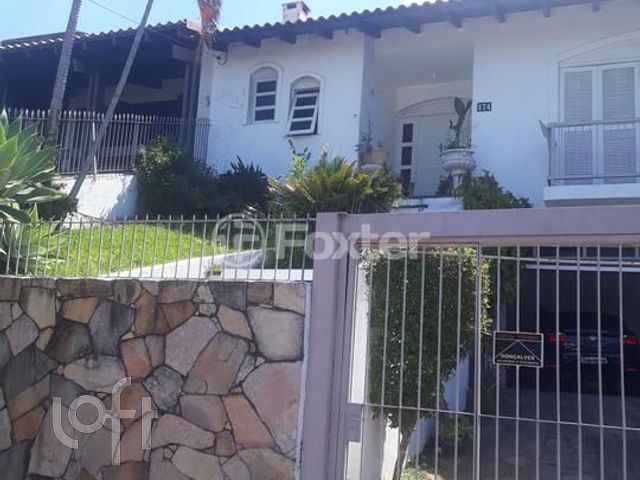 Casa com 308m², 5 dormitórios, 1 suíte, 4 vagas, Chácara das Pedras em Porto Alegre