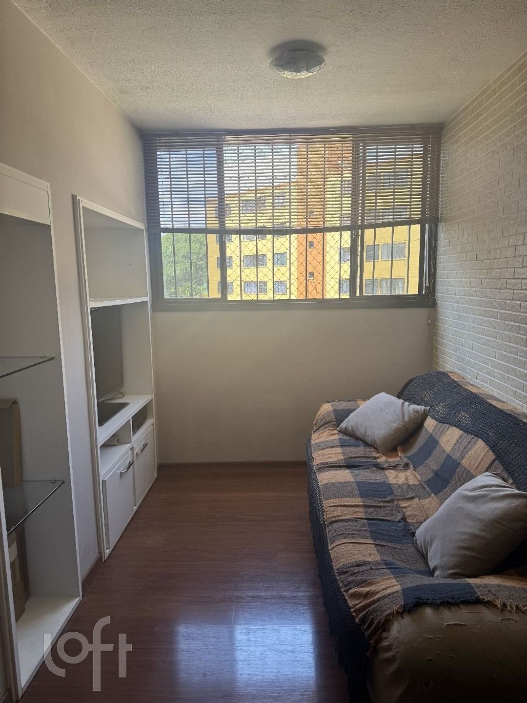 Apartamento à venda com 3 quartos, 74m² - Foto 2