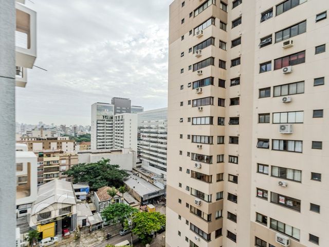 Apartamento com 57m², 2 dormitórios, 1 suíte, 1 vaga, Santana em Porto Alegre