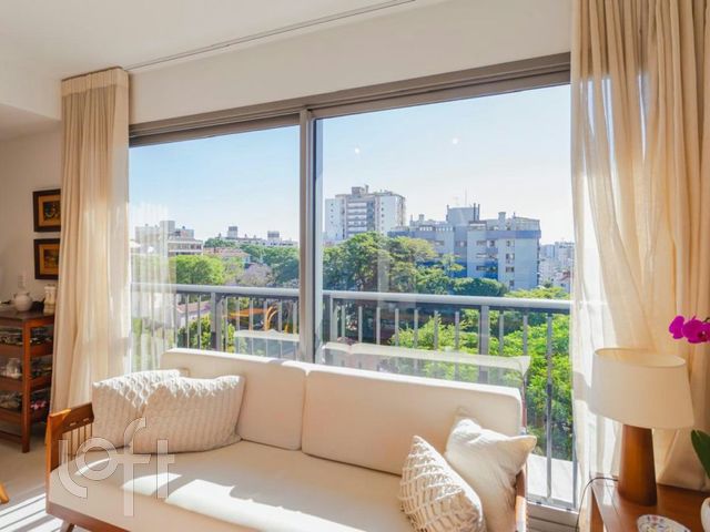 Apartamento com 65m², 2 dormitórios, 1 suíte, 1 vaga, Petrópolis em Porto Alegre