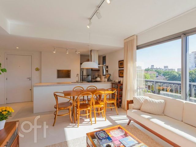 Apartamento com 65m², 2 dormitórios, 1 suíte, 1 vaga, Petrópolis em Porto Alegre