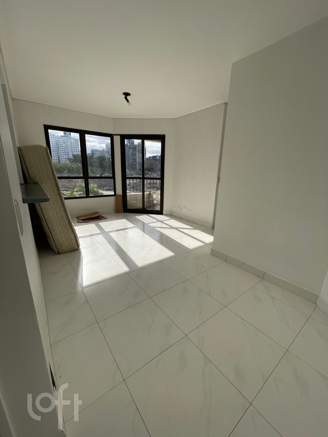 Apartamento à venda em Vila Nova Conceição com 50 m², 2 quartos, 1 vaga