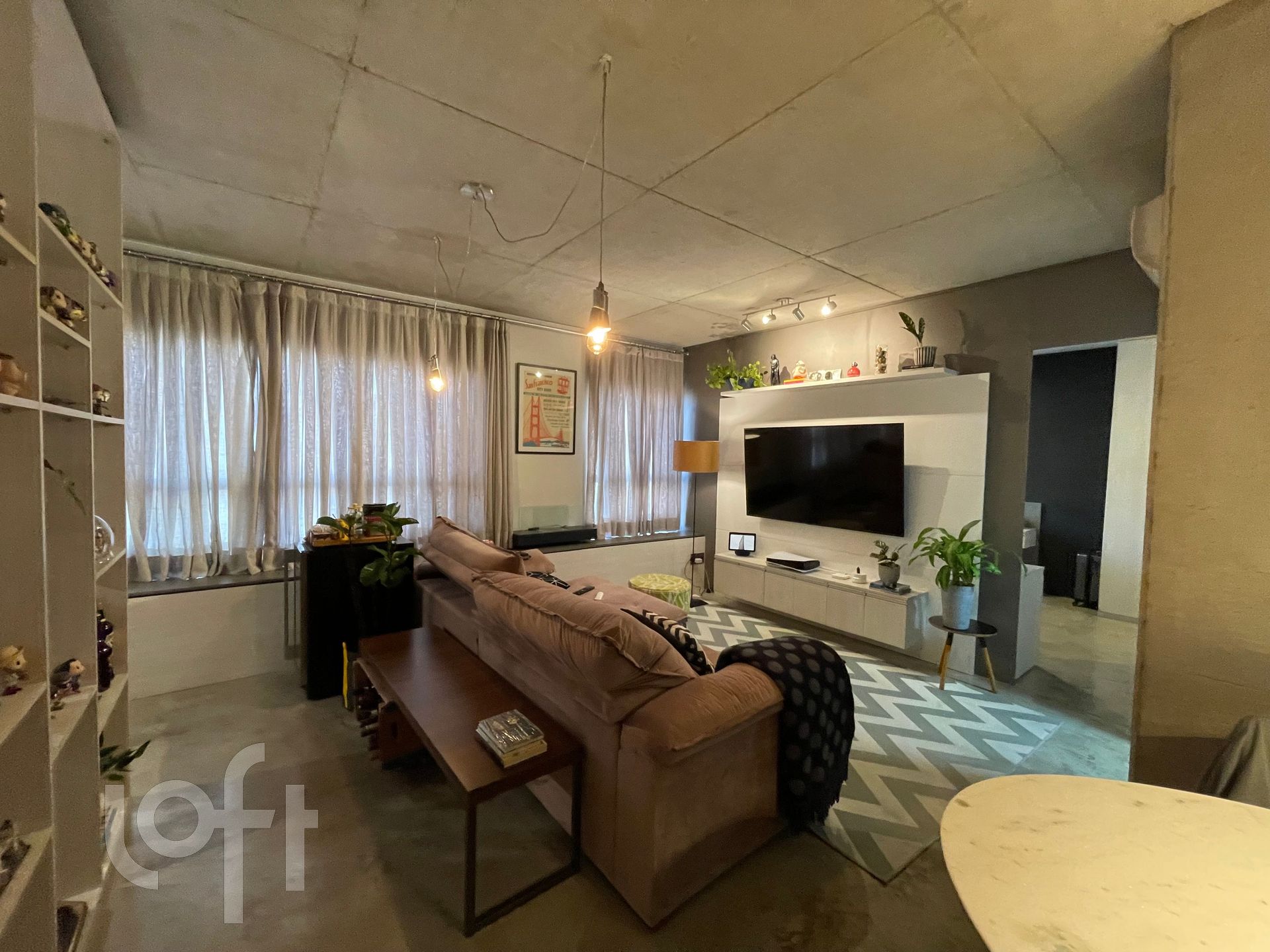 Apartamento à venda com 1 quarto, 70m² - Foto 1