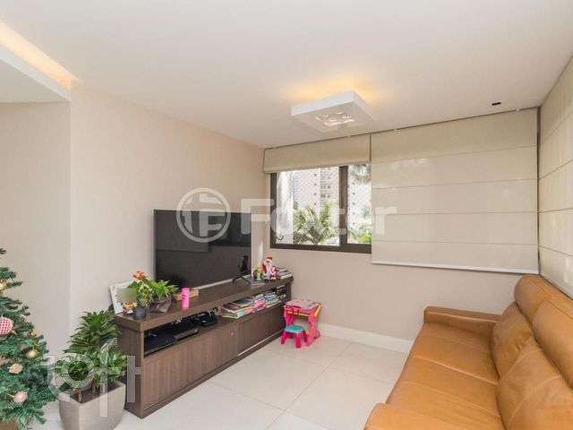 Apartamento com 79m², 2 dormitórios, 2 suítes, 2 vagas, Jardim Botânico em Porto Alegre