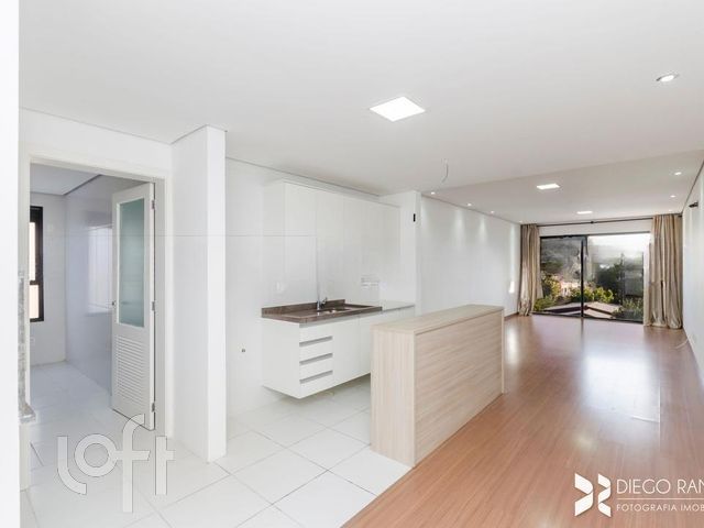 Apartamento com 81m², 2 dormitórios, 1 suíte, 2 vagas, Cristo Redentor em Porto Alegre