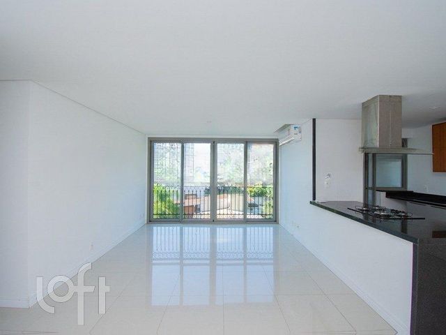 Apartamento com 80m², 2 dormitórios, 1 suíte, 2 vagas, Três Figueiras em Porto Alegre