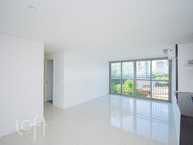 Apartamento com 80m², 2 dormitórios, 1 suíte, 2 vagas, Três Figueiras em Porto Alegre