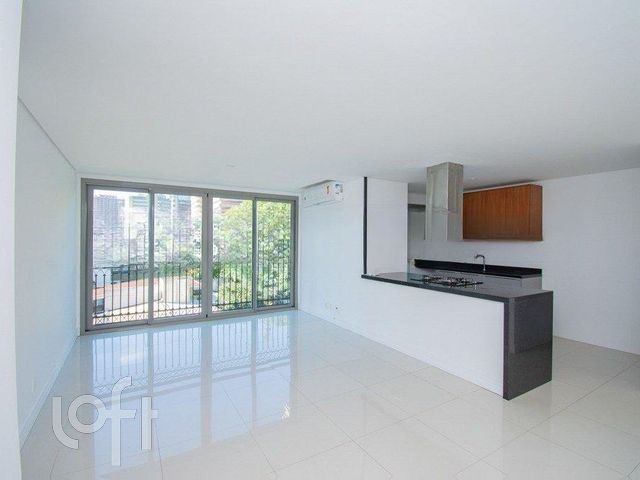 Apartamento com 80m², 2 dormitórios, 1 suíte, 2 vagas, Três Figueiras em Porto Alegre
