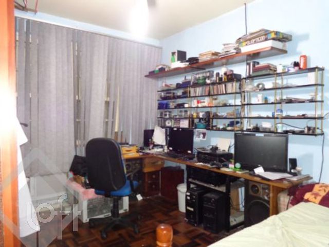 Casa com 165m², 3 dormitórios, 2 vagas, Vila Ipiranga em Porto Alegre