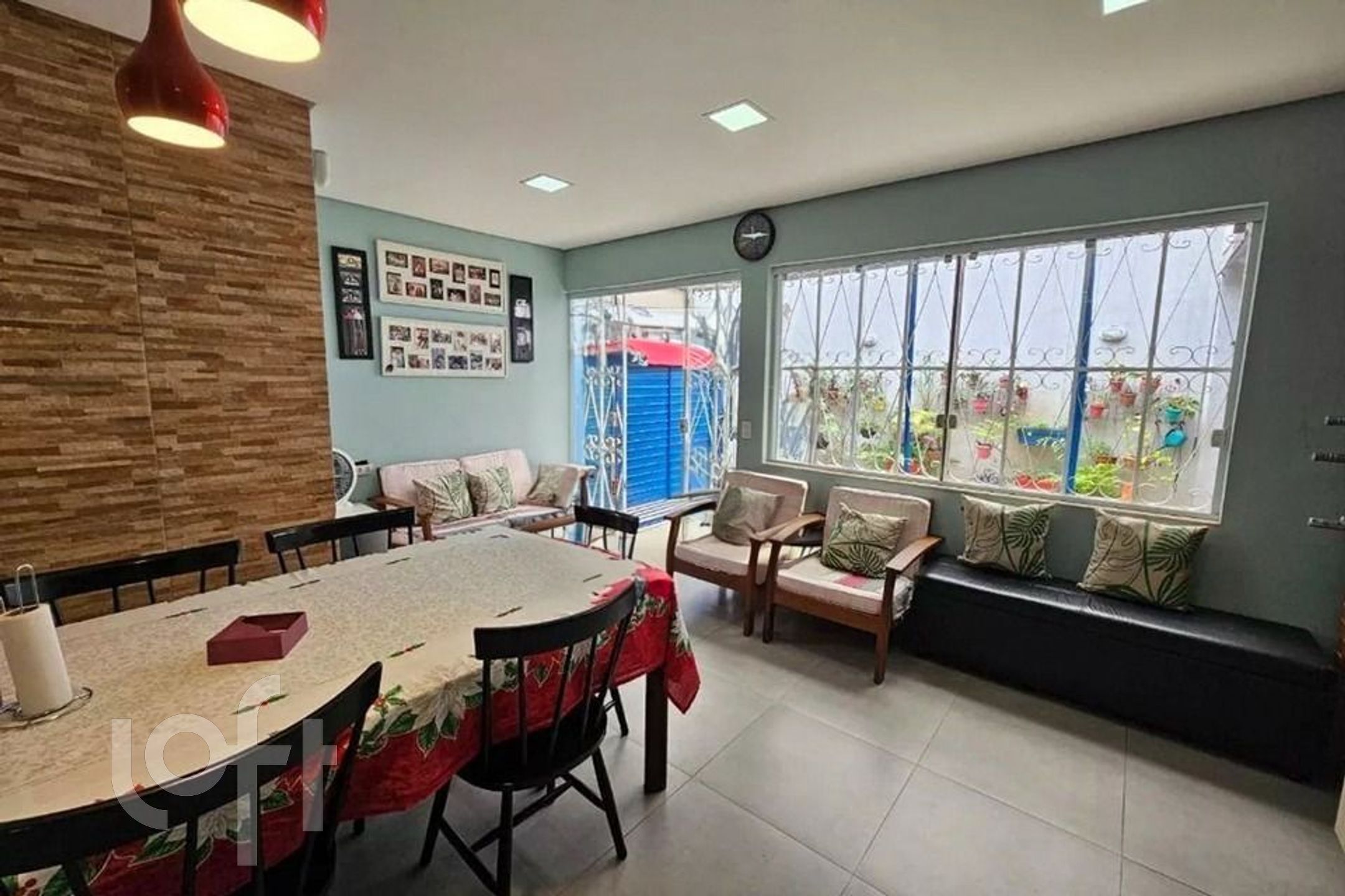 Casa à venda com 3 quartos, 120m² - Foto 1