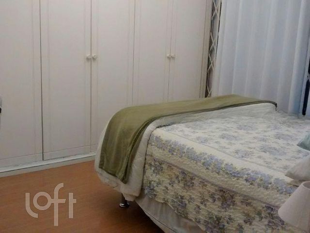 Apartamento com 77m², 2 dormitórios, 1 suíte, 2 vagas, Petrópolis em Porto Alegre