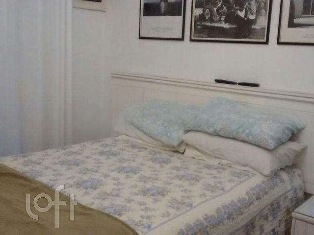 Apartamento com 77m², 2 dormitórios, 1 suíte, 2 vagas, Petrópolis em Porto Alegre