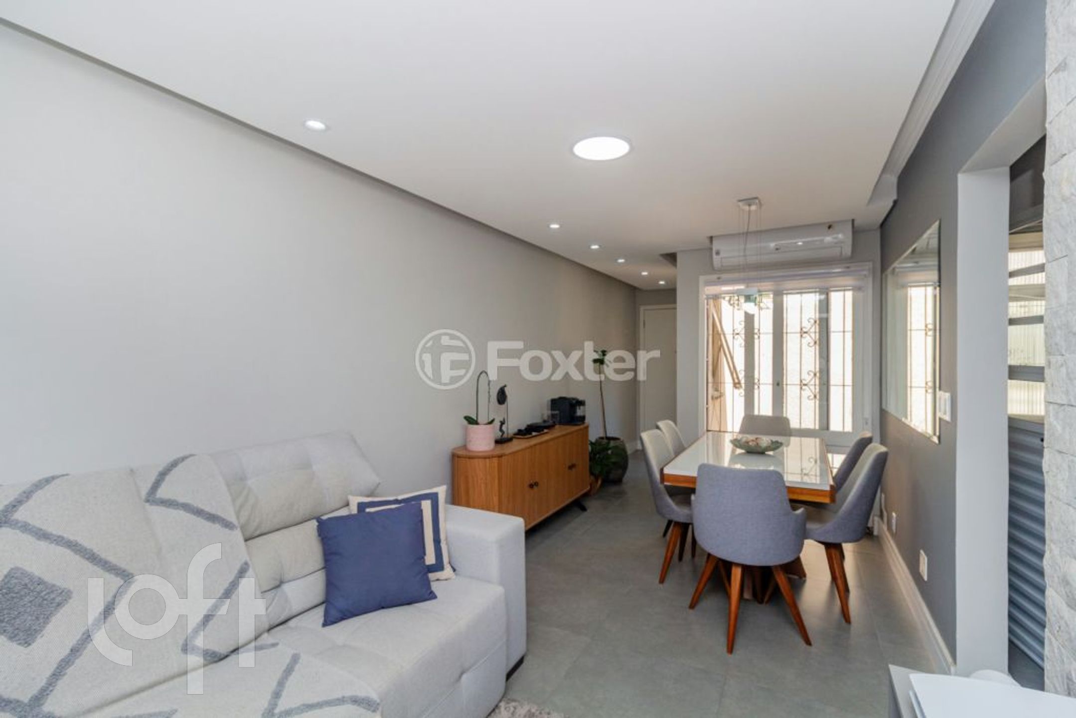 Apartamento com 77m², 2 dormitórios, 1 suíte, 2 vagas, Petrópolis em Porto Alegre