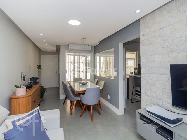 Apartamento com 77m², 2 dormitórios, 1 suíte, 2 vagas, Petrópolis em Porto Alegre