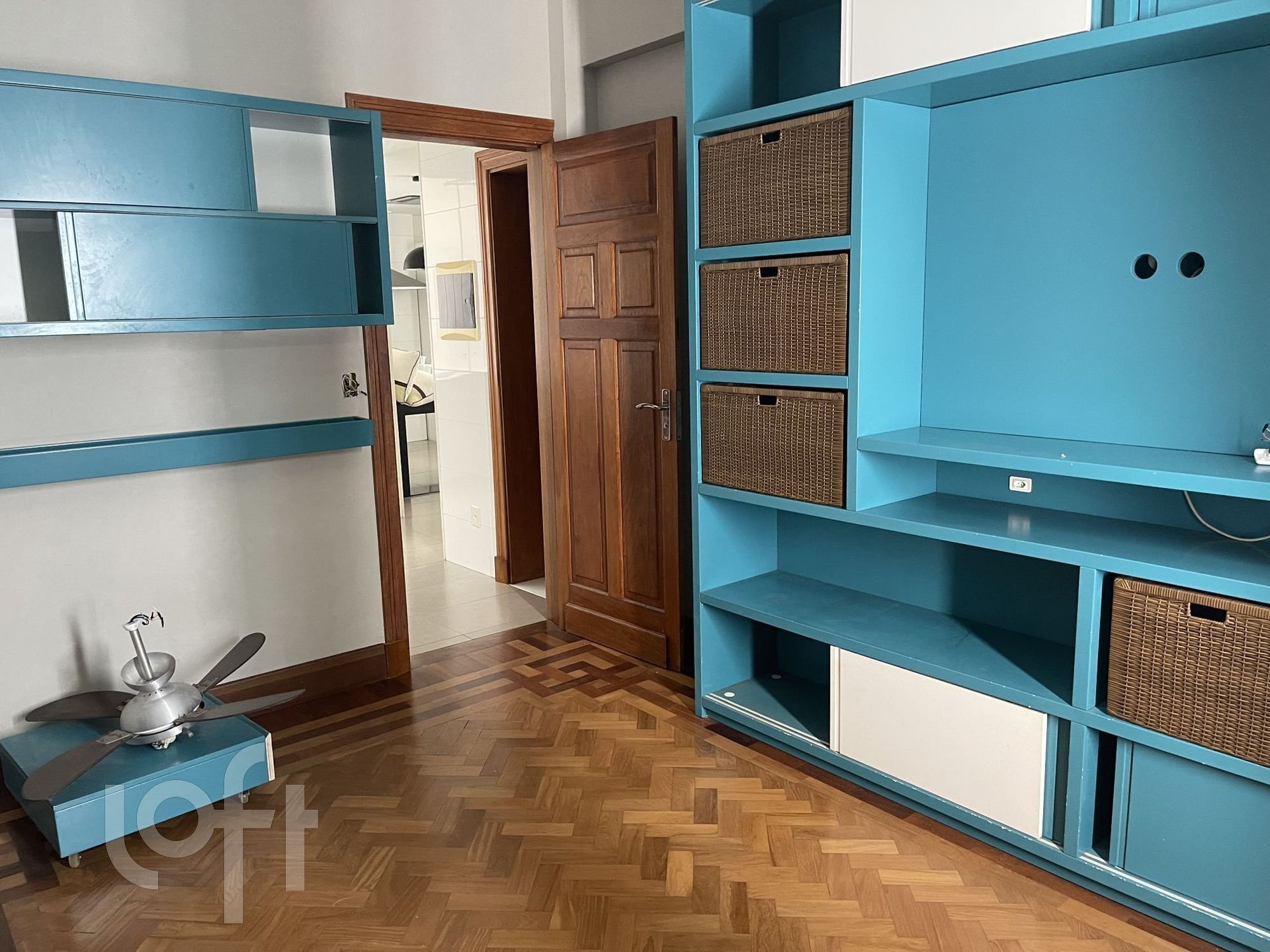 Apartamento à venda com 5 quartos, 217m² - Foto 2