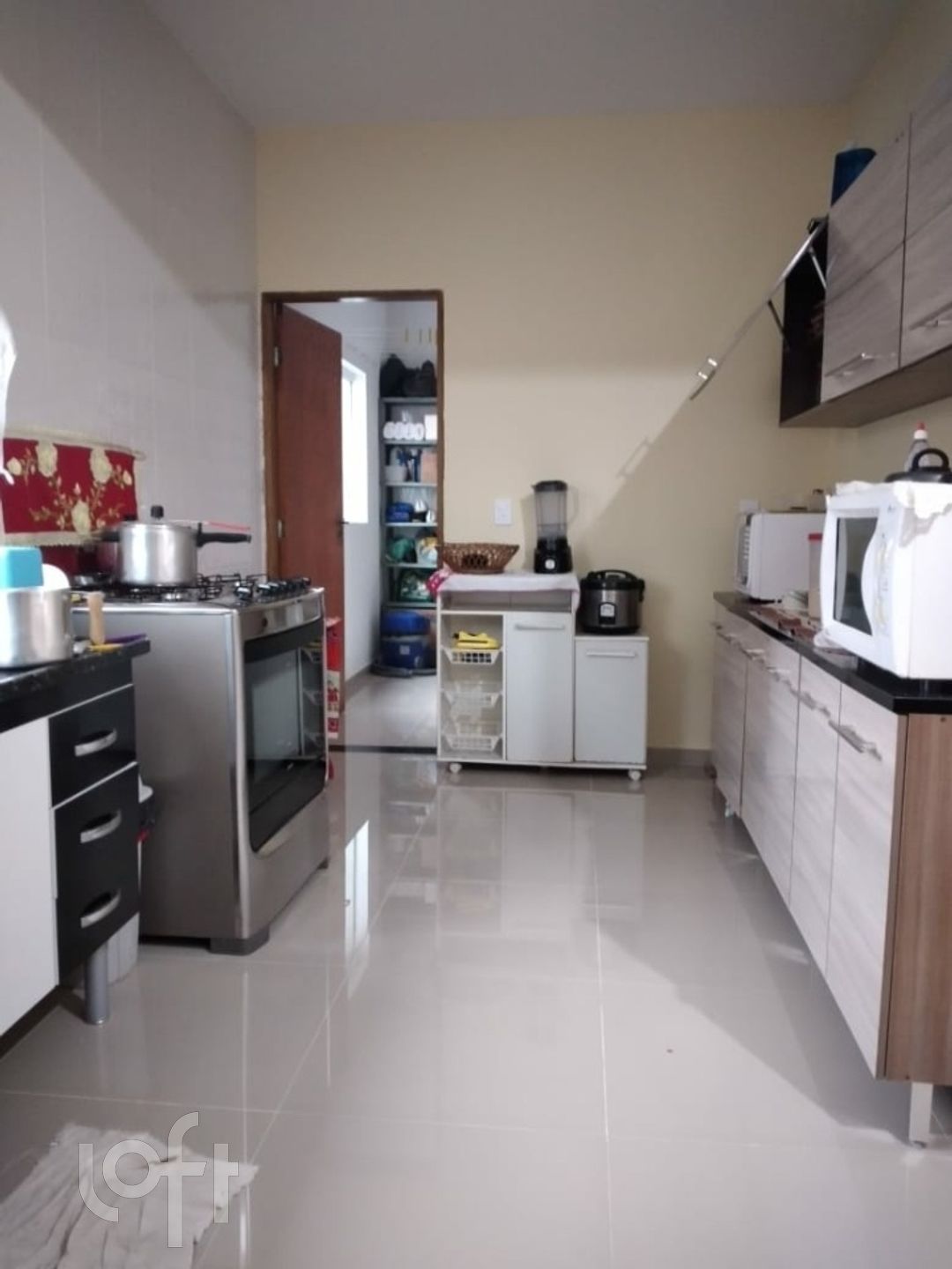 Casa à venda com 6 quartos, 100m² - Foto 4