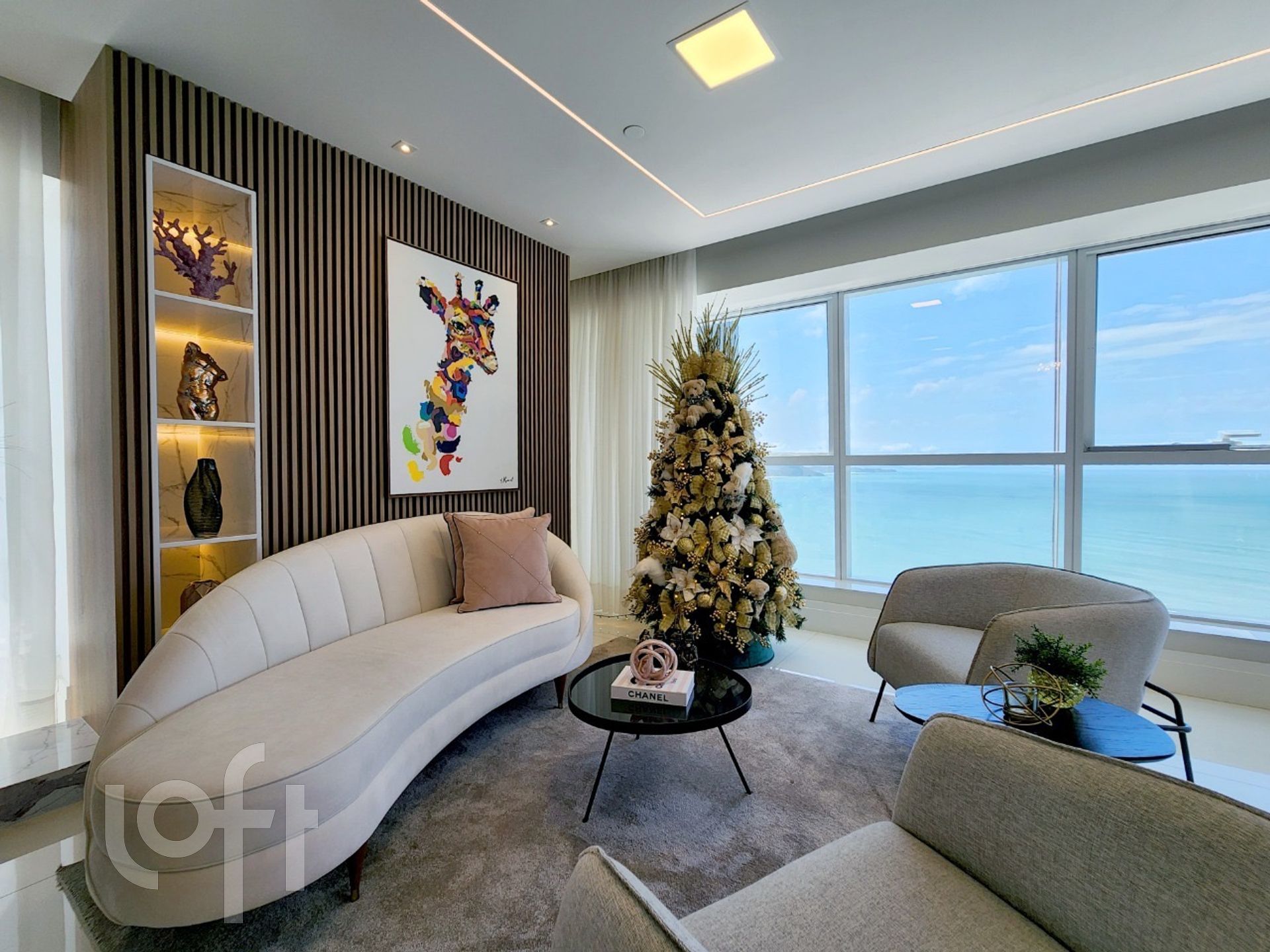 Apartamento à venda em Barra Sul com 310 m², 3 quartos, 3 suítes, 6 vagas