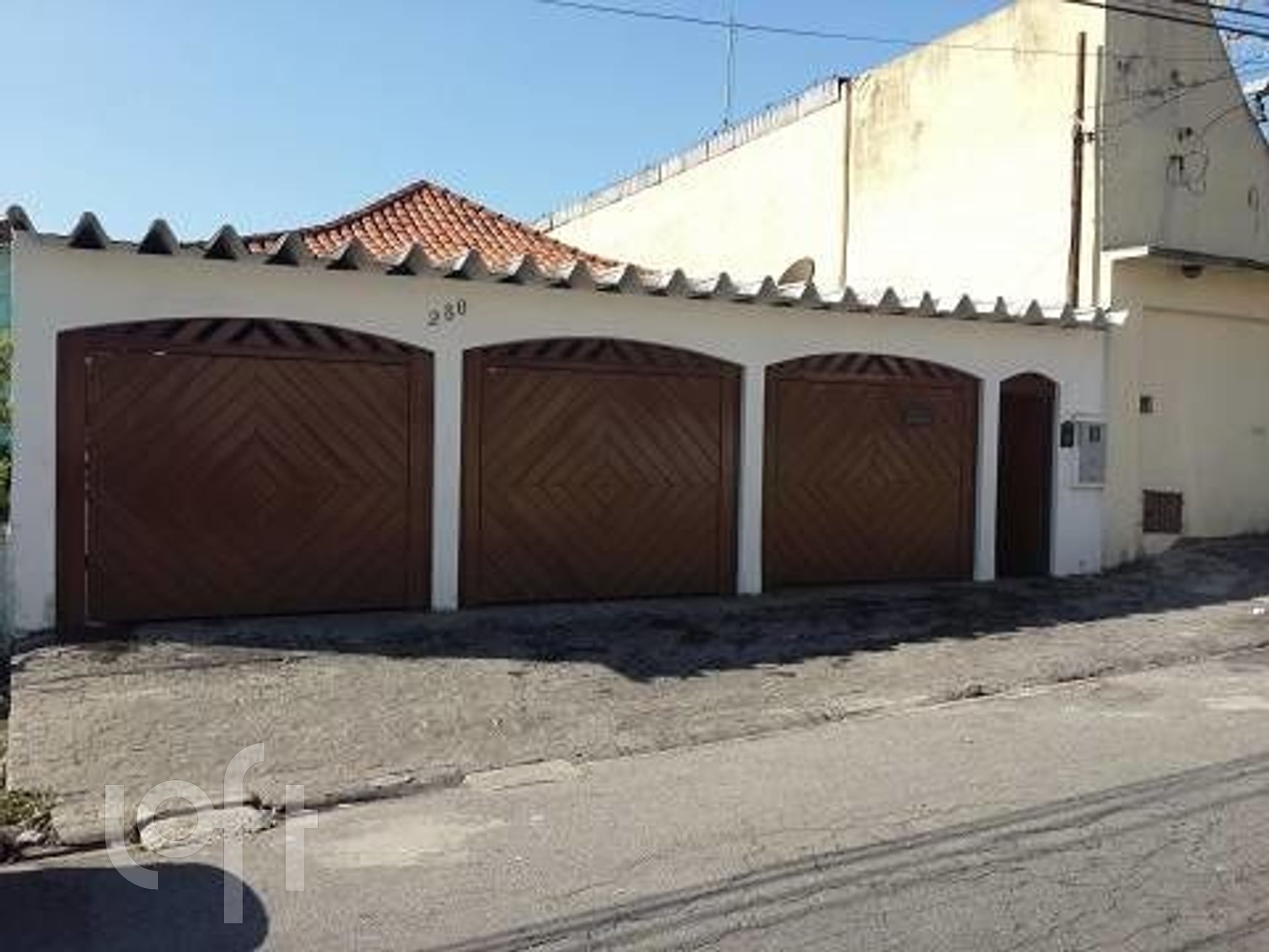 Casa à venda com 3 quartos, 250m² - Foto 1