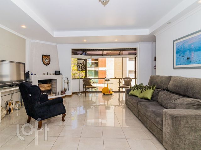 Apartamento com 245m², 4 dormitórios, 2 suítes, 3 vagas, Bela Vista em Porto Alegre