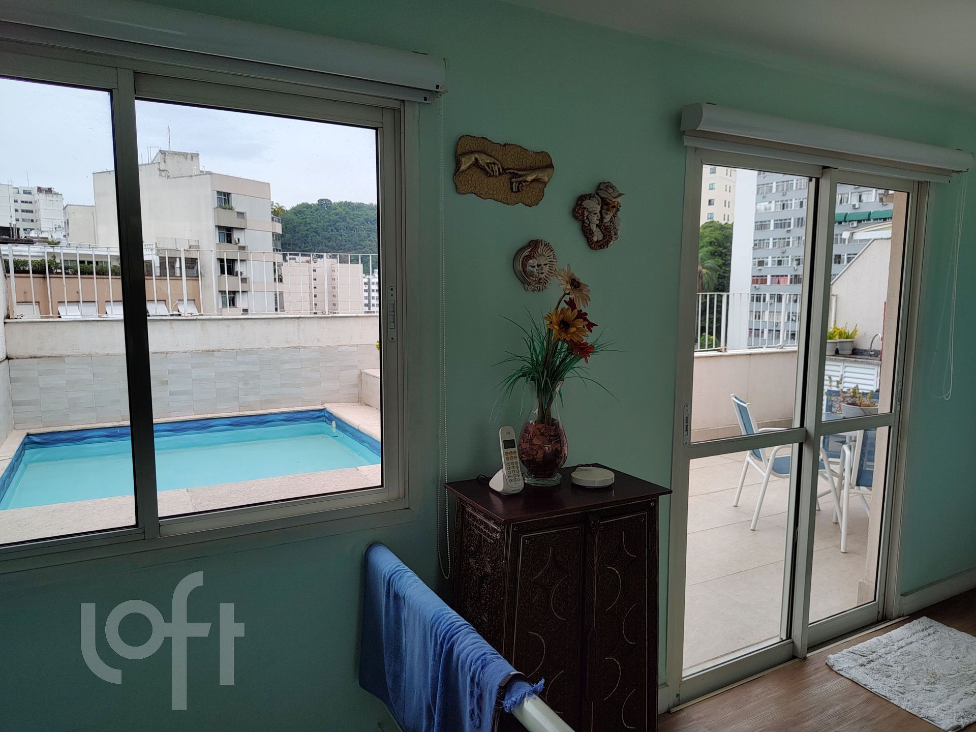 Apartamento à venda em Laranjeiras com 155 m², 3 quartos, 2 vagas