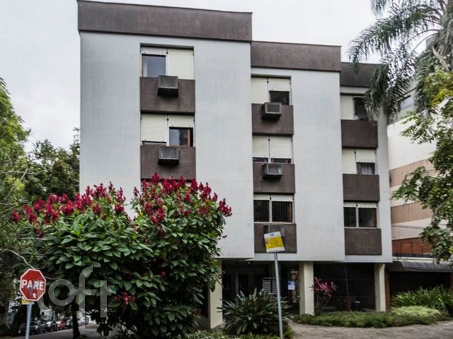 Apartamento com 78m², 2 dormitórios, 2 vagas, Rio Branco em Porto Alegre