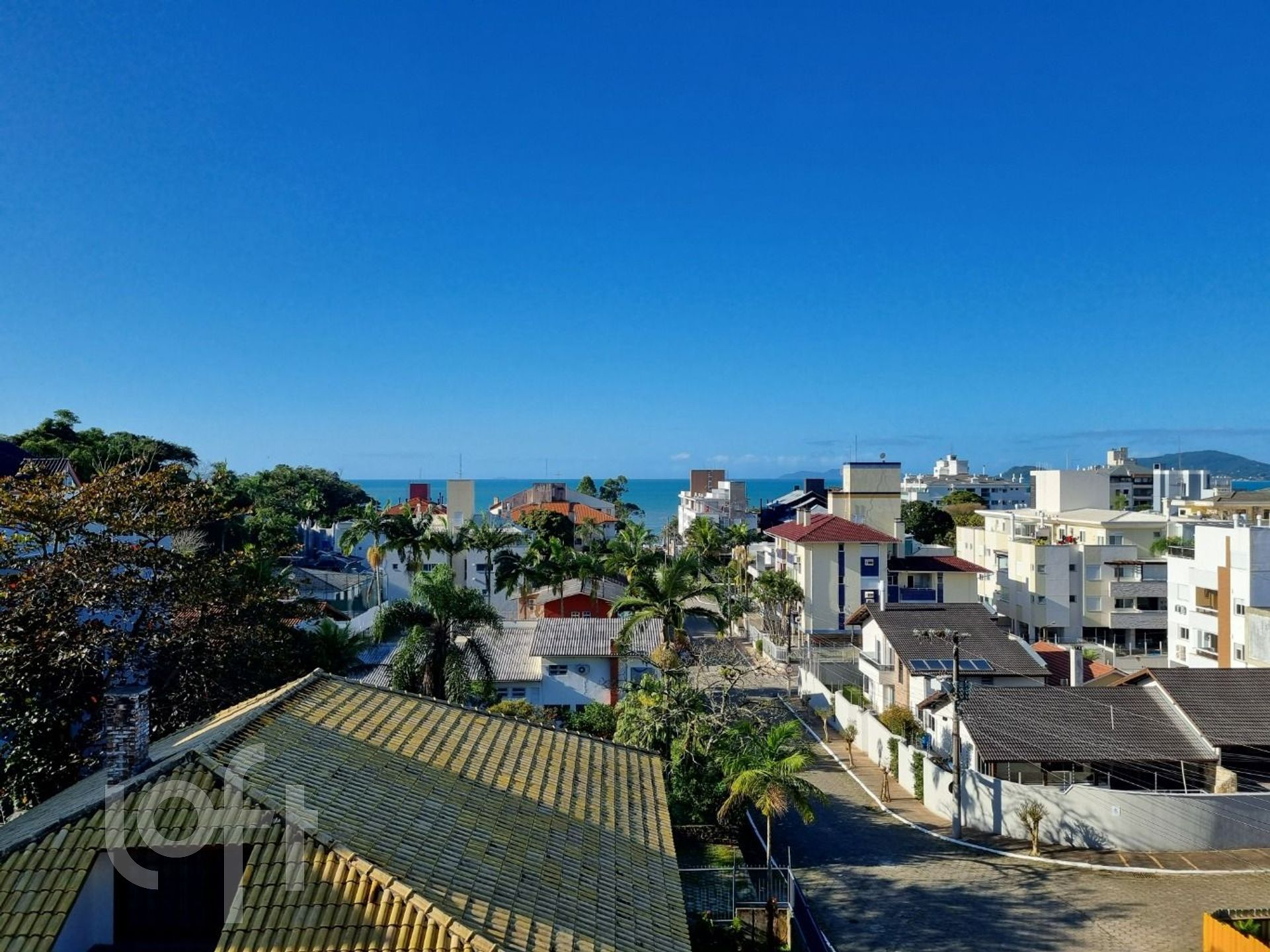 Apartamentos com 105m², 3 quartos, 1 suíte, 2 garagens, no bairro Canasvieiras em Florianópolis