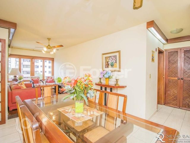 Apartamento com 103m², 3 dormitórios, 1 suíte, 1 vaga, Cristo Redentor em Porto Alegre