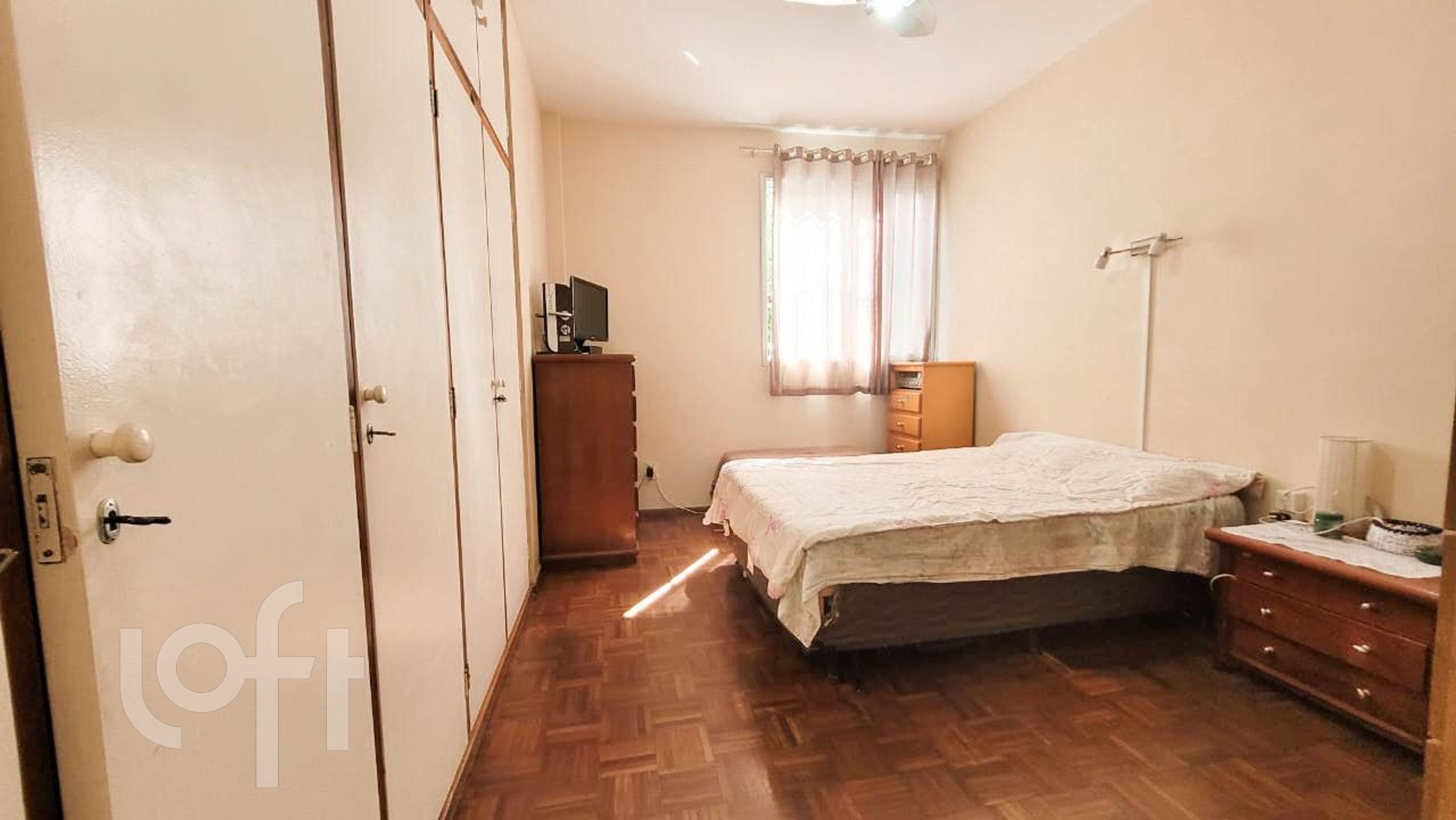 Apartamento à venda com 4 quartos, 220m² - Foto 9