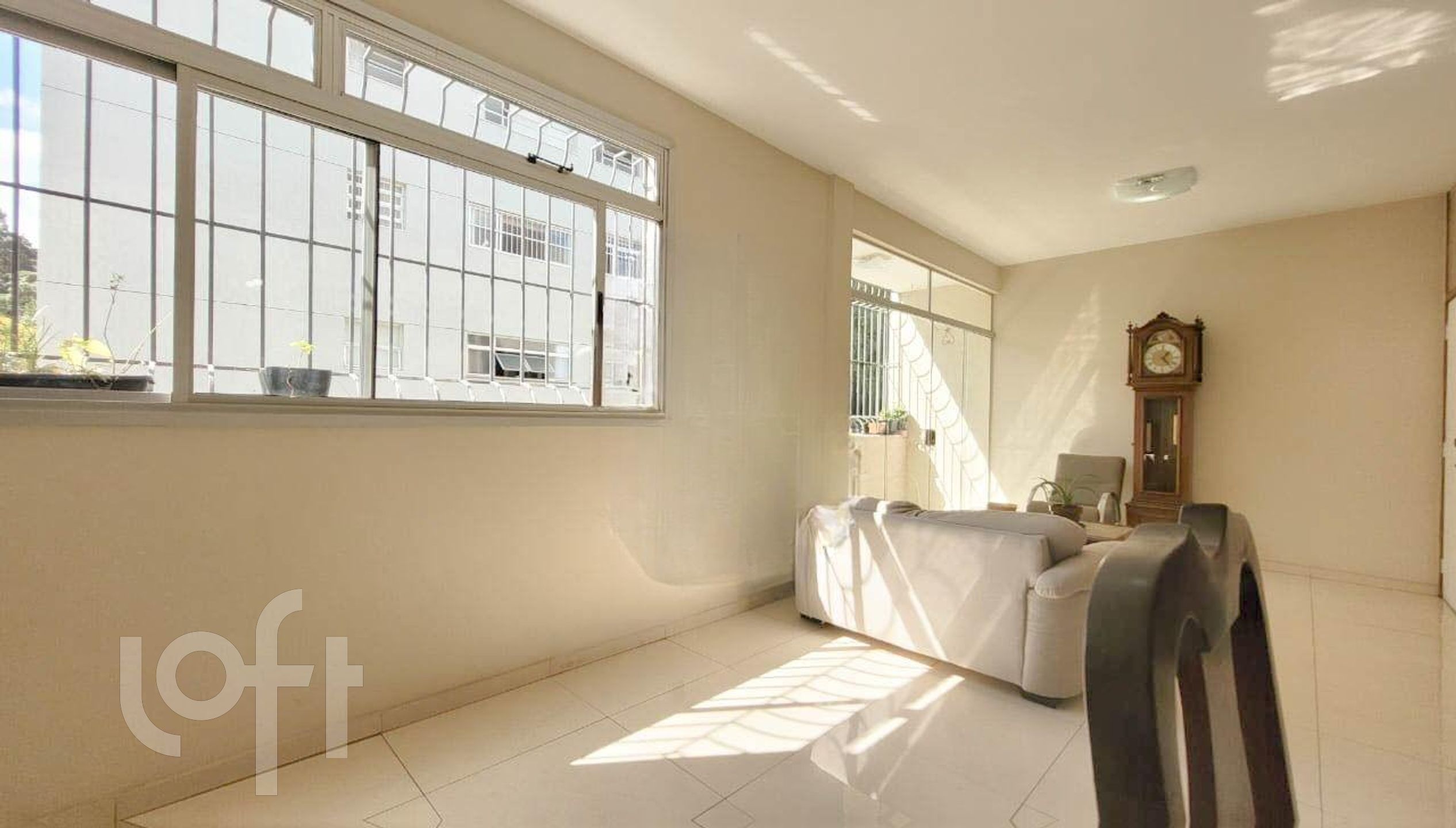 Apartamento à venda com 4 quartos, 220m² - Foto 2