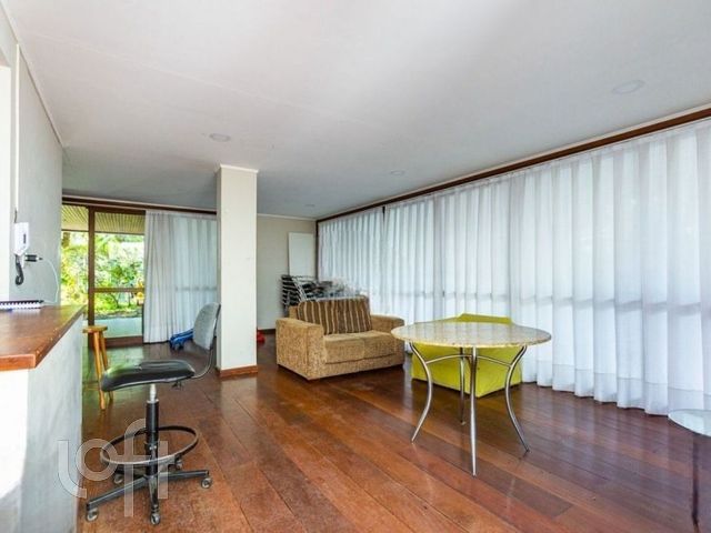 Apartamento com 390m², 4 dormitórios, 2 vagas, Petrópolis em Porto Alegre