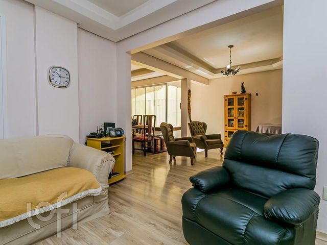 Apartamento com 112m², 2 dormitórios, 1 suíte, Floresta em Porto Alegre