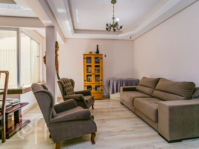 Apartamento com 112m², 2 dormitórios, 1 suíte, Floresta em Porto Alegre