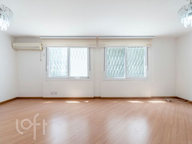 Apartamento com 133m², 3 dormitórios, 1 suíte, 1 vaga, Independência em Porto Alegre