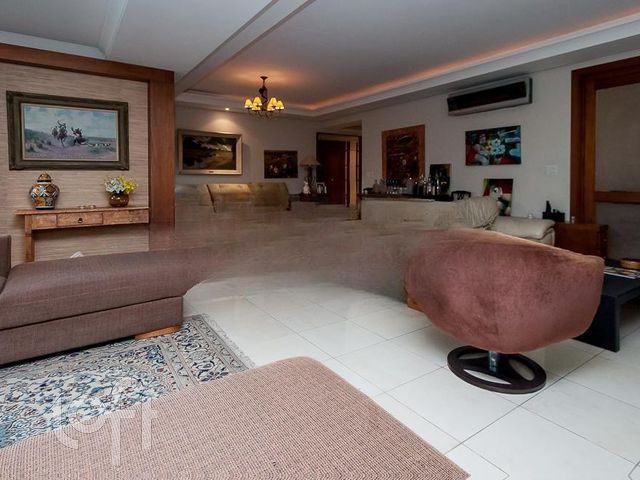Apartamento com 213m², 3 dormitórios, 3 suítes, 3 vagas, Bela Vista em Porto Alegre