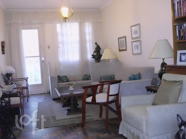 Casa com 147m², 3 dormitórios, 2 vagas, São João em Porto Alegre