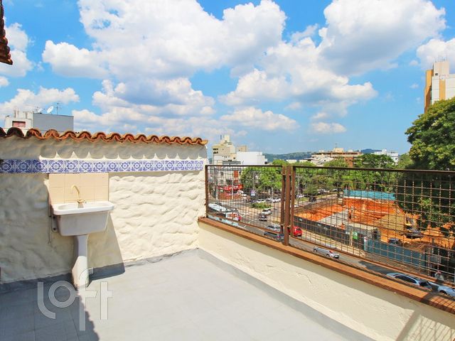 Apartamento com 240m², 3 dormitórios, 1 suíte, 1 vaga, Três Figueiras em Porto Alegre