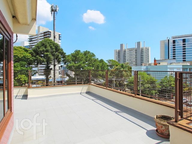 Apartamento com 240m², 3 dormitórios, 1 suíte, 1 vaga, Três Figueiras em Porto Alegre