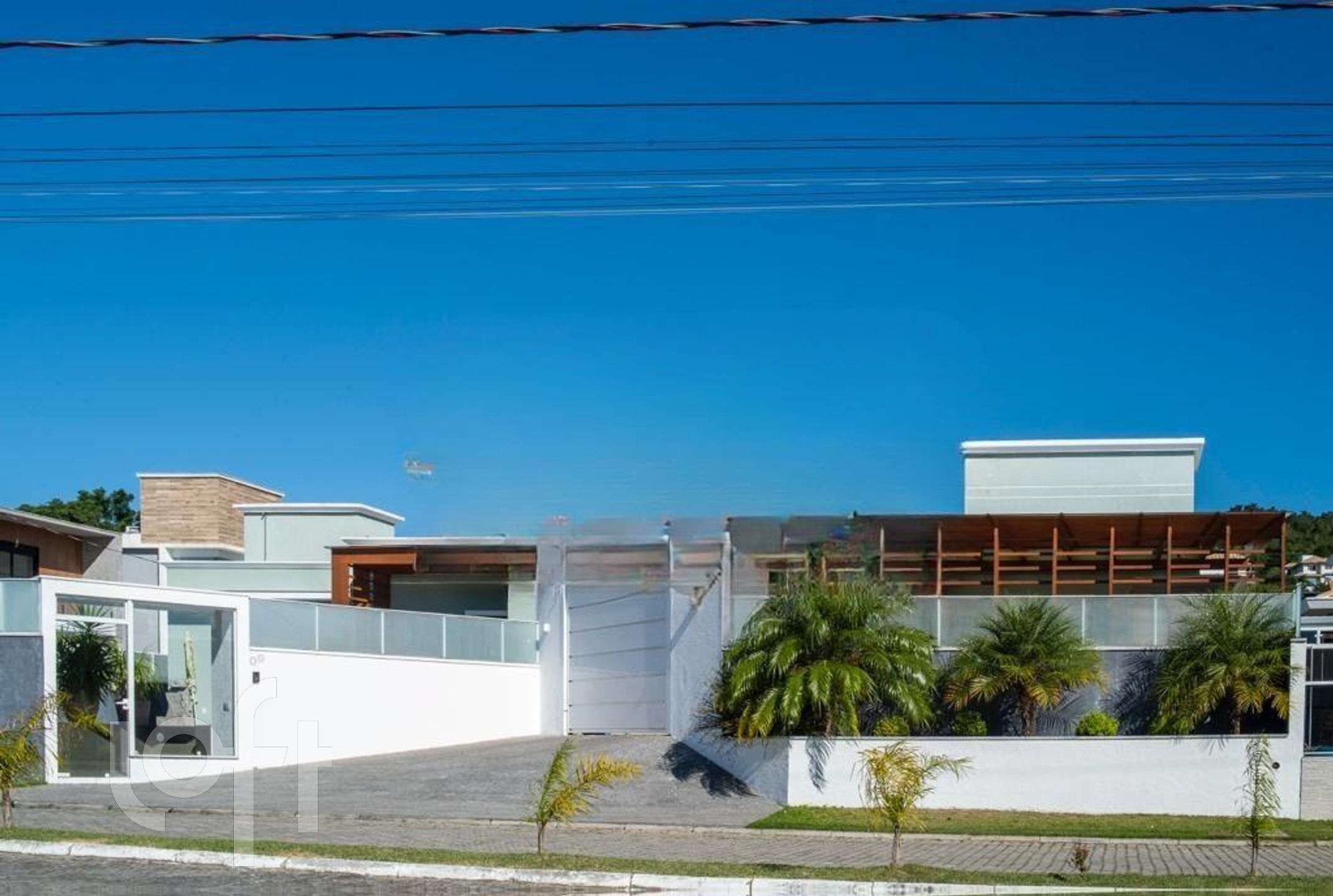 Casa Residencial com 135m², 4 quartos, 2 suítes, 2 garagens, no bairro Ingleses em Florianópolis