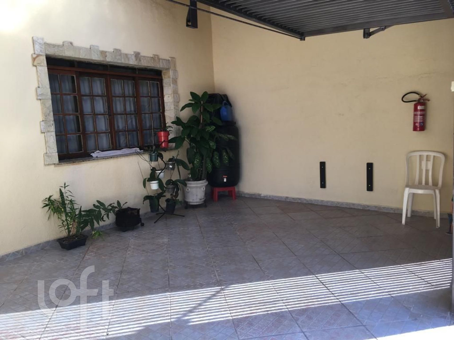 Casa à venda com 3 quartos, 281m² - Foto 1