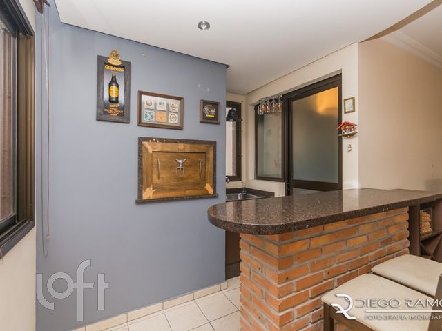 Apartamento com 81m², 3 dormitórios, 1 suíte, 2 vagas, Jardim Botânico em Porto Alegre