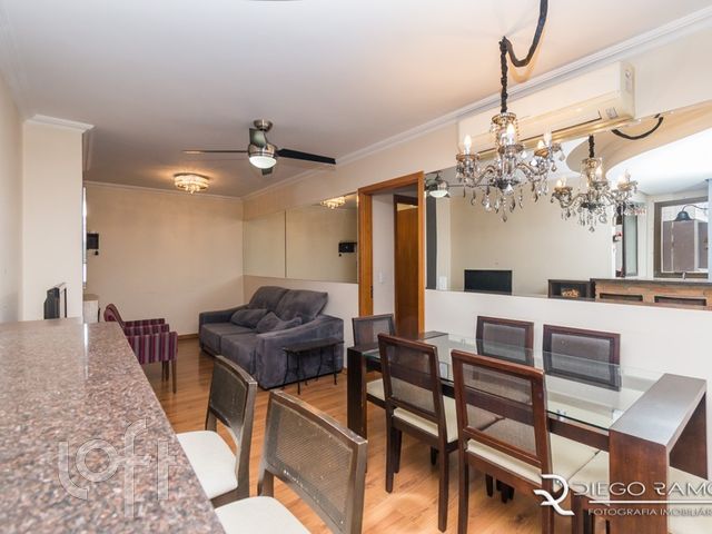 Apartamento com 81m², 3 dormitórios, 1 suíte, 2 vagas, Jardim Botânico em Porto Alegre