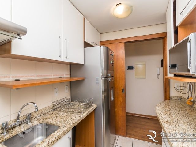 Apartamento com 81m², 3 dormitórios, 1 suíte, 2 vagas, Jardim Botânico em Porto Alegre