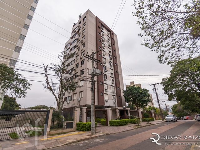 Apartamento com 81m², 3 dormitórios, 1 suíte, 2 vagas, Jardim Botânico em Porto Alegre