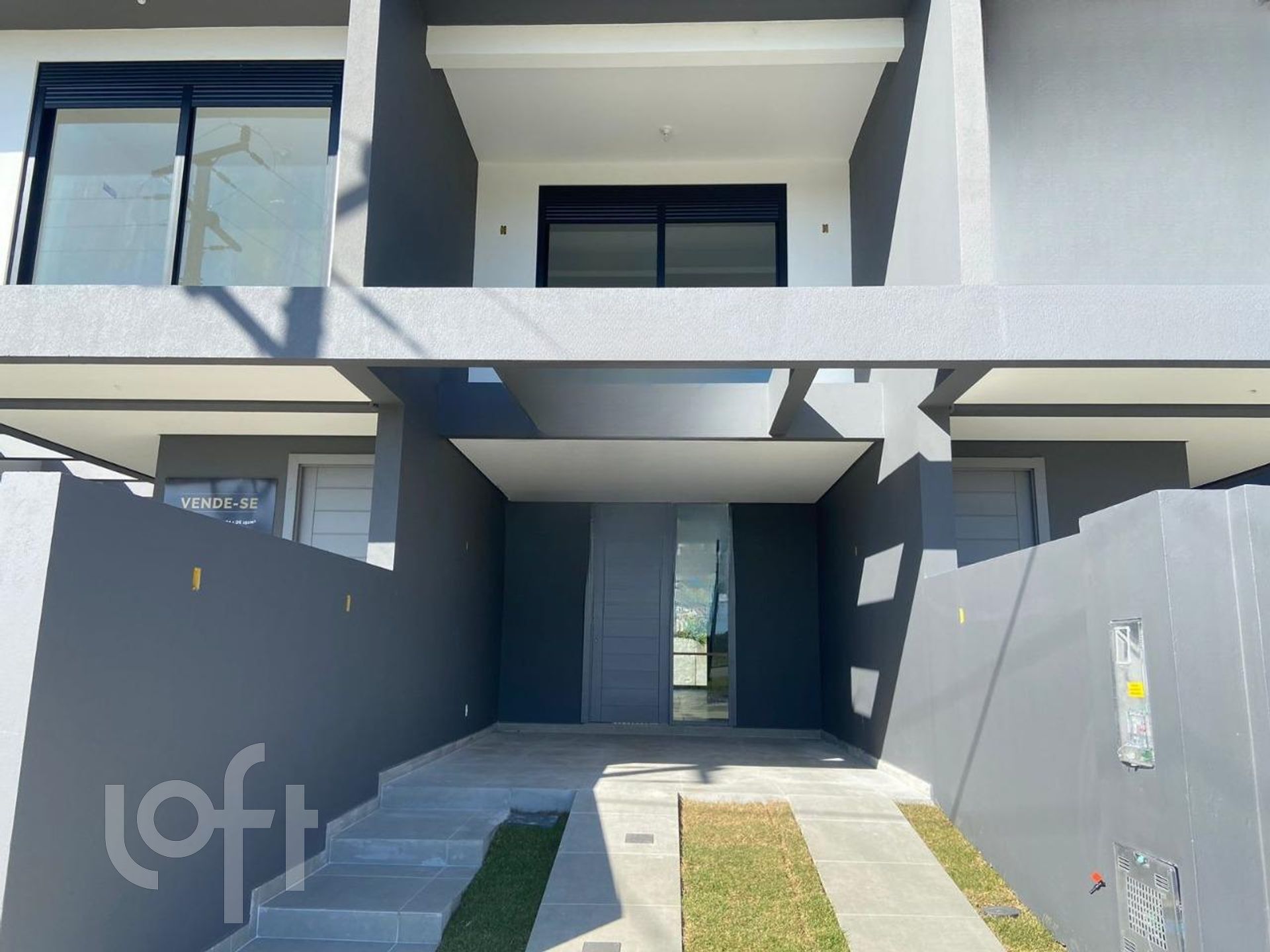 Casa à venda em Moenda com 132 m², 4 quartos, 3 suítes, 1 vaga