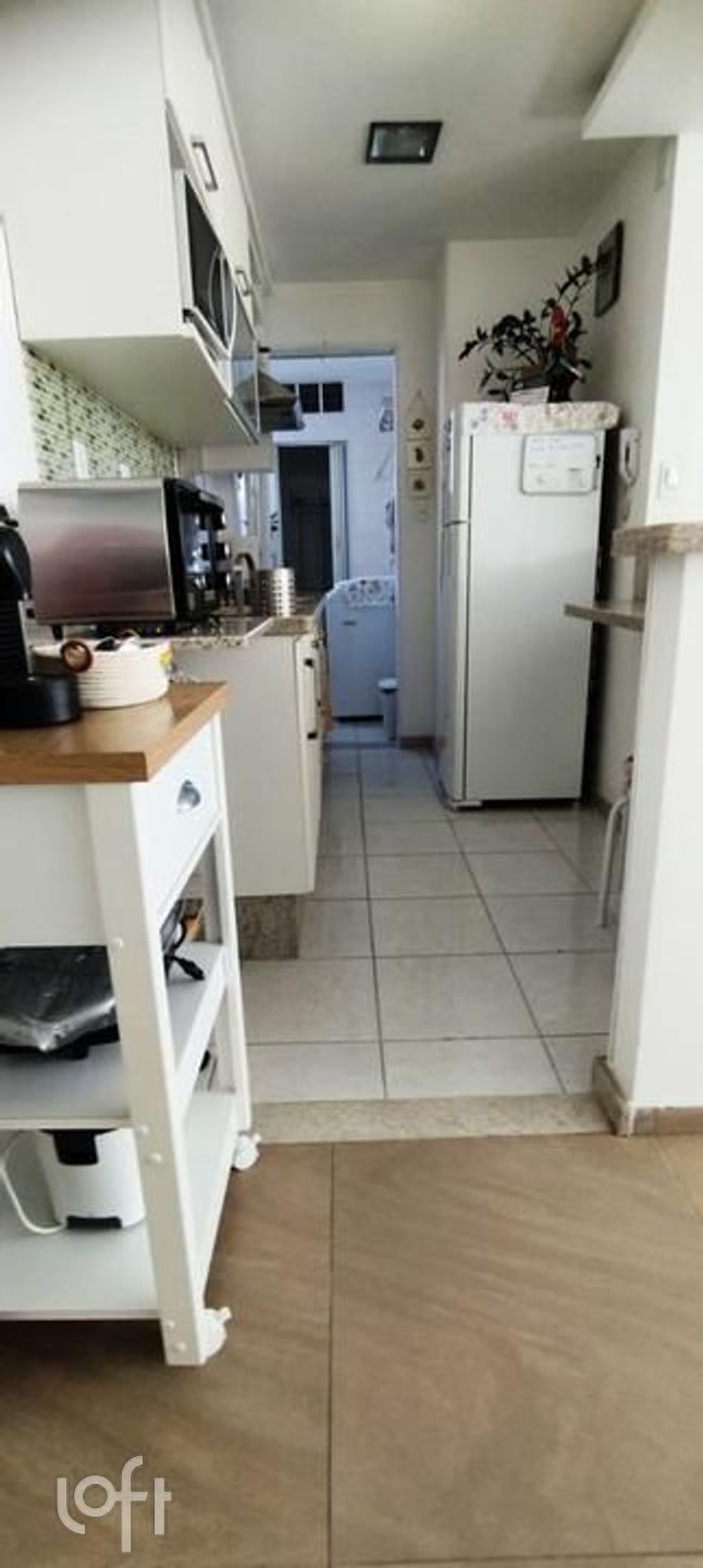 Apartamento à venda com 2 quartos, 72m² - Foto 2