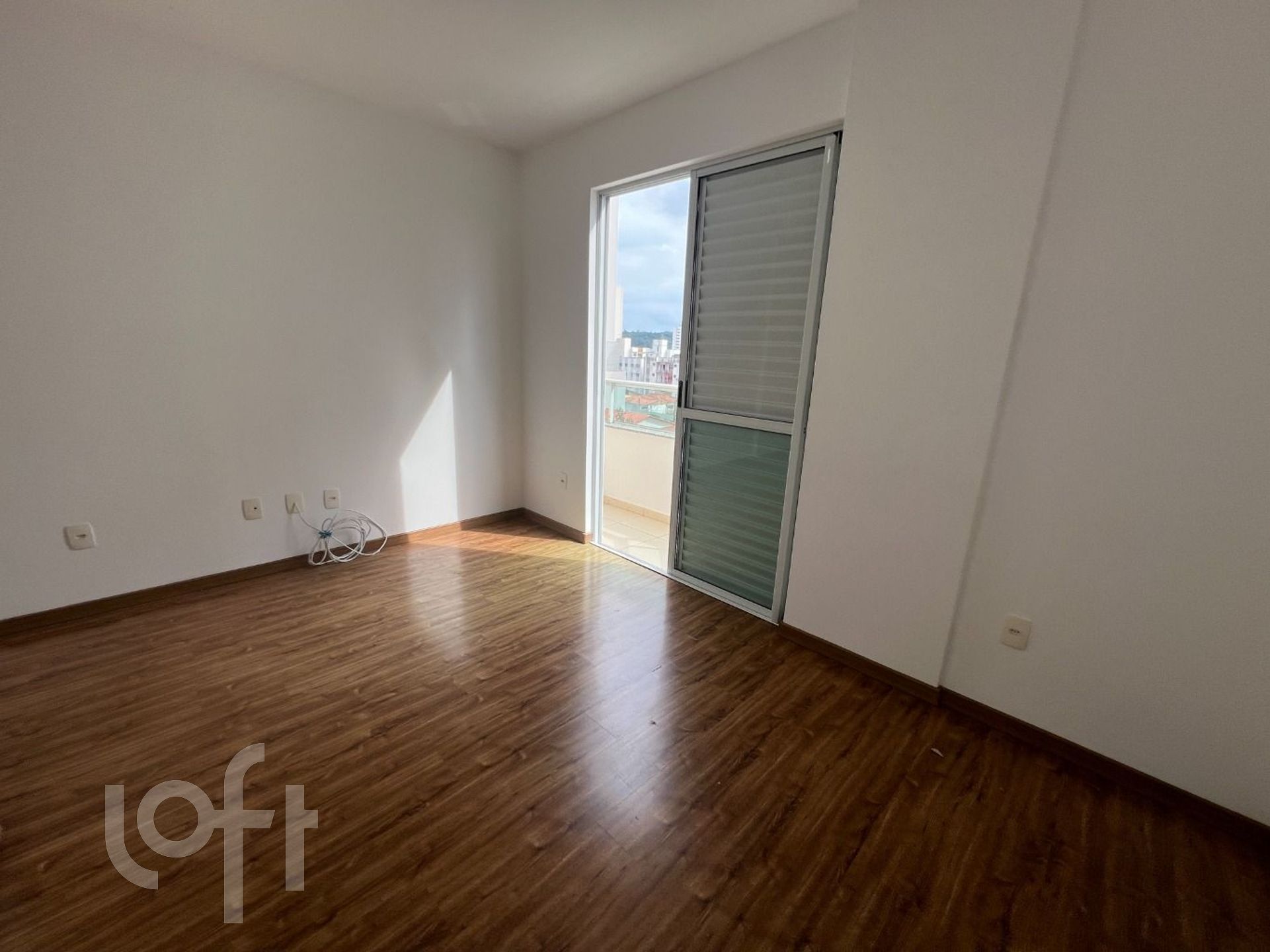 Apartamento à venda em Kobrasol com 101 m², 3 quartos, 1 suíte, 1 vaga